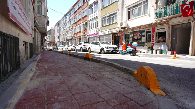 İbrahim Çavuş Sokak'ta Yol ve Tretuvar Yenileme Çalışmalarımız Tamamlandı: Daha Güvenli ve Düzenli Bir Ulaşım İçin Önemli Adım