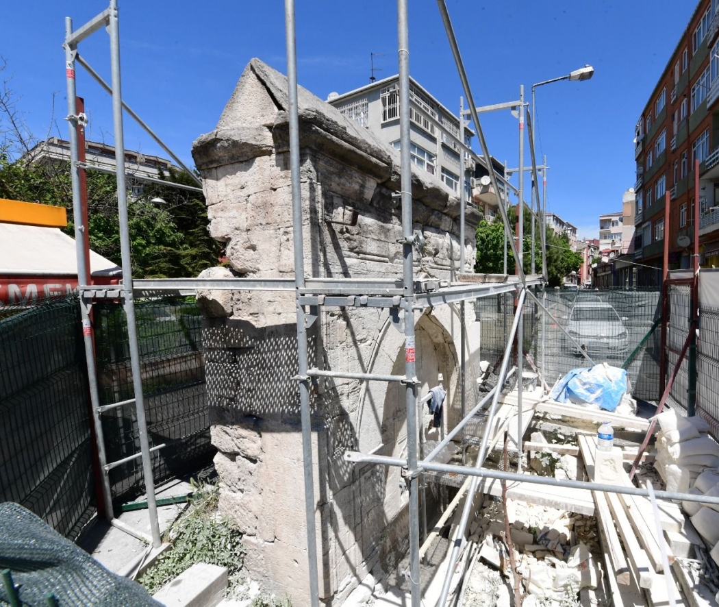 Abbasağa Çeşmesi'nin Restorasyon Çalışmasına Başladık haberi