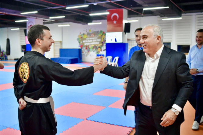 Başkan Turan, Neslişah Sultan Spor Merkezi'nde Aikido Sporcularımızla Buluştu, Antrenmanları İzledi