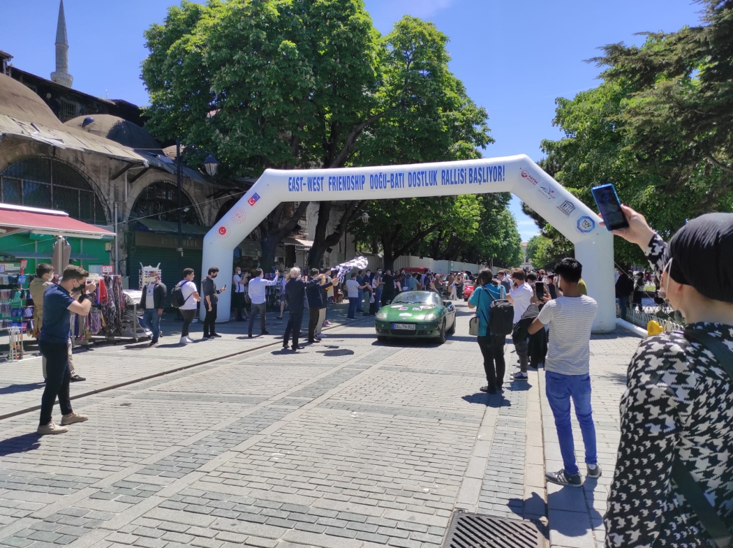 Dostluk ve Barış Rallisi Fatih'ten Hareket Etti haberi