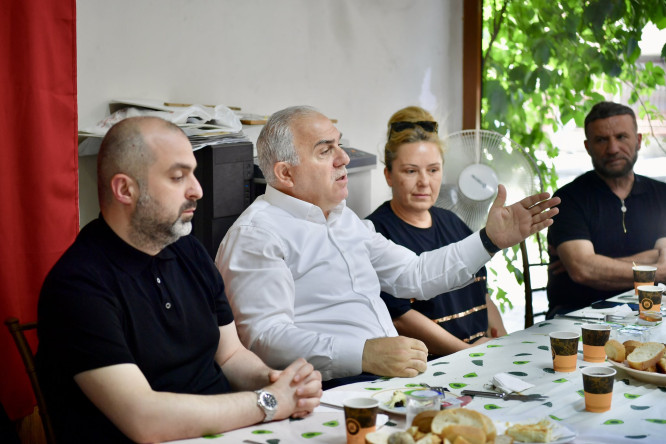 Başkan Turan, Leblebiciler Sokak'ta Esnaf ve Hemşehrilerimizle Bir Araya Geldi