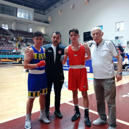 Neslişah Sultan Spor Merkezi Sporcularımızdan Gururlandıran Başarı: Boksta İstanbul Şampiyonuyuz