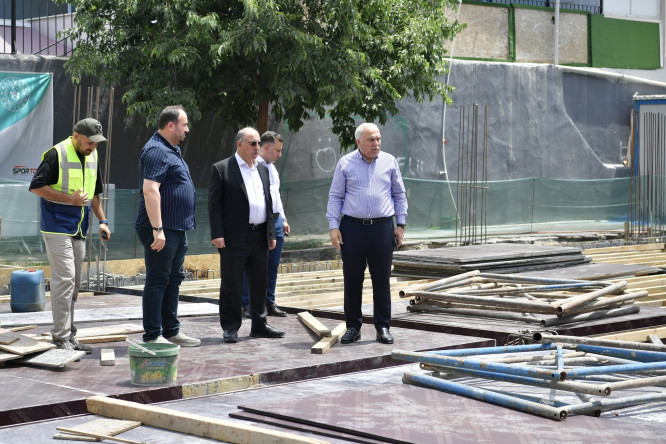 Başkan Turan, Kocamustafapaşa'da Yapımı Devam Eden Çok Amaçlı Salon ve Spor Merkezi'nde İncelemelerde Bulundu