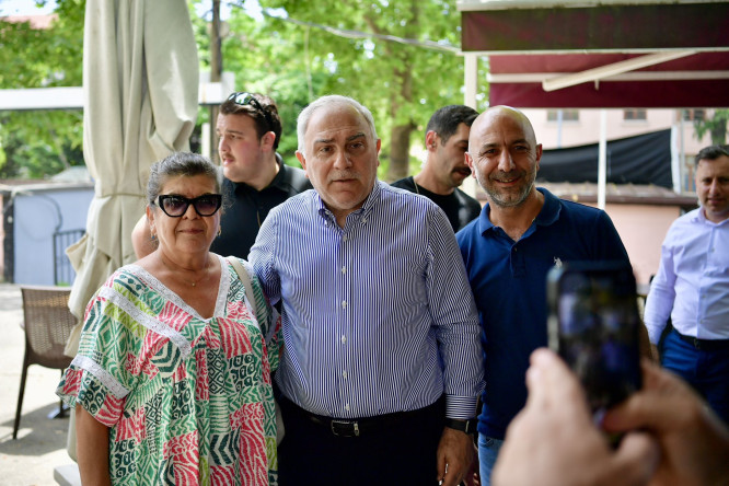 Başkan Turan, Yenilenen Cerrahpaşa Parkı ve Modernize Edilen Berber Şefik Sokak'ta İncelemelerde Bulundu
