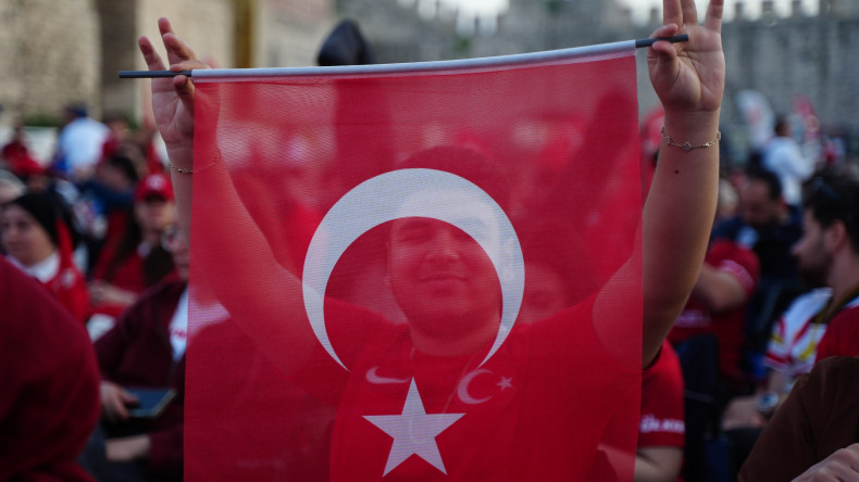 Binlerce Vatandaşımız Türkiye–Paraguay Maçı İçin Yedikule Hisarı'nda Buluştu