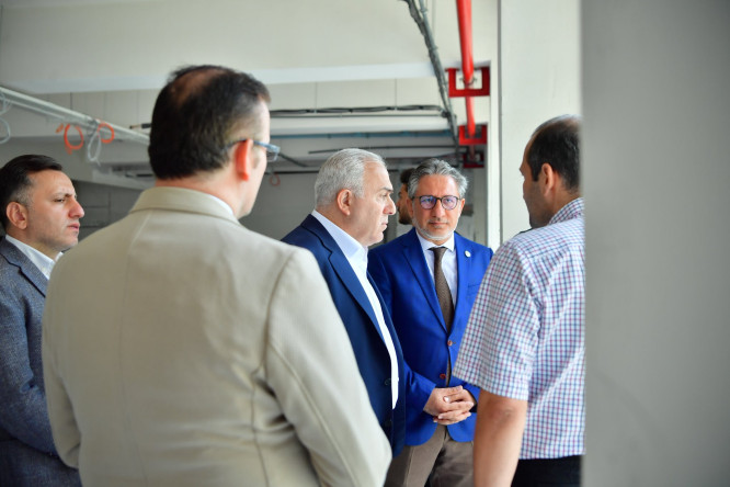 Başkan Turan, Fatih'in Yeni Spor Merkezi Mimar Sinan Spor Kompleksi'nde İncelemelerde Bulundu