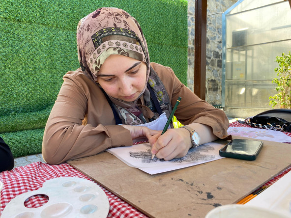 Ayvansaray Bahçe'de Bitki Ressamlığı Atölyesi: Vatandaşlarımız Doğayı Sanatla Buluşturuyor