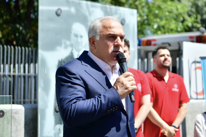 Başkan Turan, Yavuz Selim Ortaokulu'ndaki TÜGVA Yaz Okulu Açılış Şenliği'nde Çocuklarımızın Yaz Heyecanına Ortak Oldu