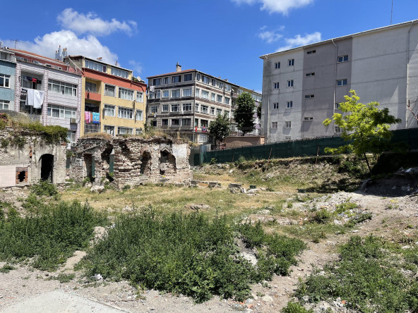 Başkan Turan, Muid Ahmed Efendi Medresesi'nde Devam Eden İhya Çalışmalarını Yerinde İnceledi