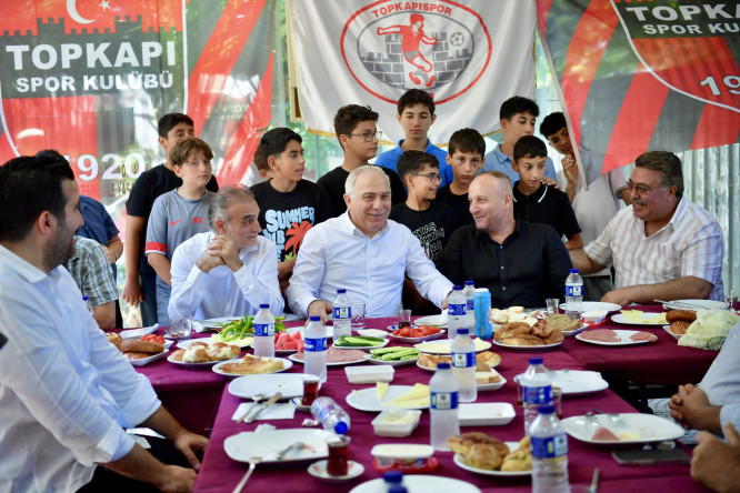 Başkan Turan, Topkapı Spor Kulübü'nde Genç Sporcularımızla Buluştu, Yeni Yönetime Başarılar Diledi