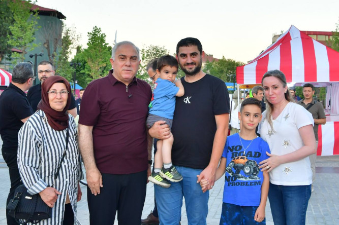 Mutlu Çocuk Şenliği 
