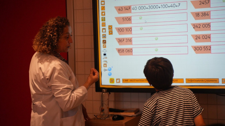 Matematikle Düşünen, Üreten ve Keşfeden Nesiller Bilim Fatih'te Yetişiyor