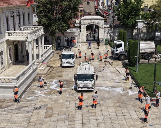 Fatih Camii'nde Titizlikle Yürütülen Temizlik Çalışmaları Tamamlandı