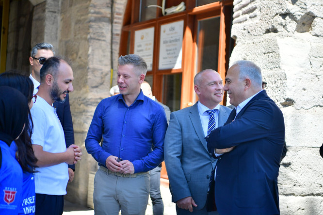 Başkan Turan, Macaristan Başbakanı Peter Magyar ve Macaristan'ın İstanbul Başkonsolosu Laszlo Keller'i Yedikule Hisarı'nda Ağırladı