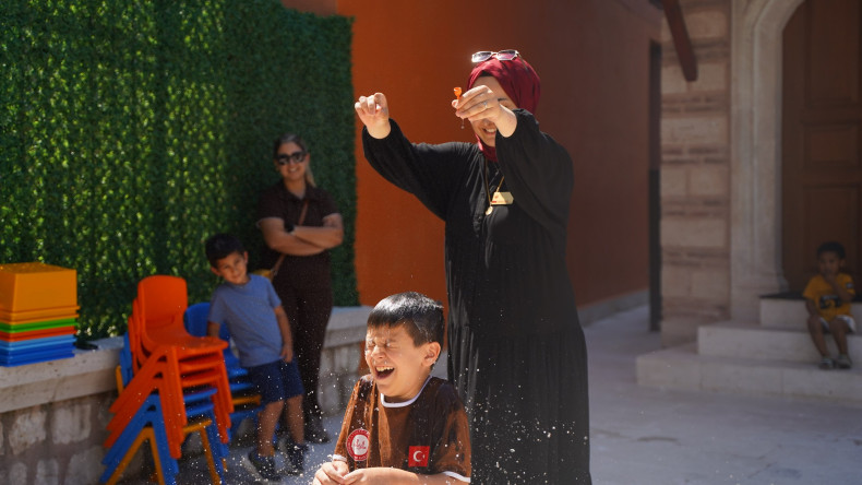 Kaşıkçı Mustafa Efendi Çocuk Durağımızda Su Oyunlarıyla Yazın En Renkli Buluşması