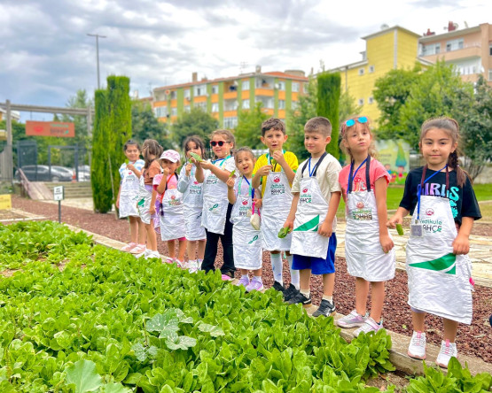 Yaz Okullarımızın Minik Sporcuları Yedikule Bahçe'de Doğayla İç İçe Keyifli Bir Gün Geçirdi