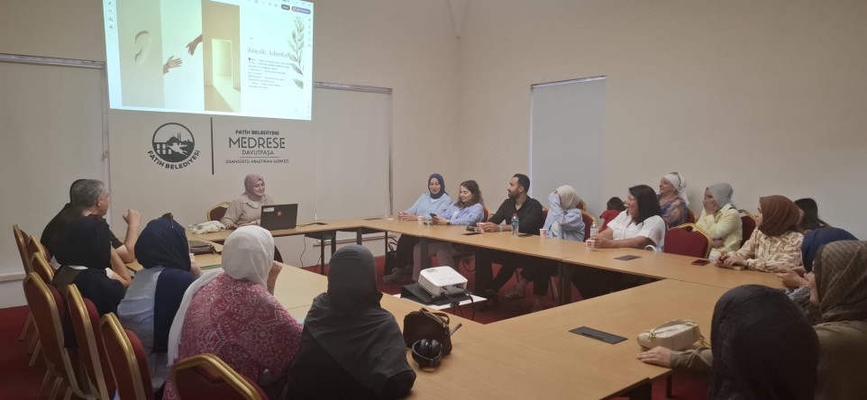 Medrese Davutpaşa'da İnsanlık Hali'nde İletişimin Görünmeyen Yüzü Konuşuldu