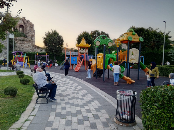 Fatihliler, Yazın Keyfini Yaşam Merkezlerimizde Çıkarıyor