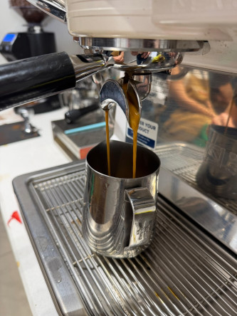 KARINCA El Emeği Eğitim Birimimiz ile Gastrosanat'ta Soğuk Kahve Atölyesi: Espresso Tekniklerinden Yazın Serin Tatlarına Uzanan Bir Yolculuk