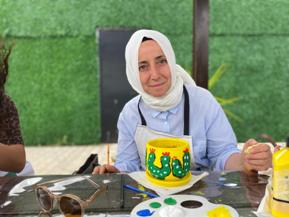 Saksılar Renklendi: Ayvansaray Bahçe'de Doğa ve Sanat Buluştu