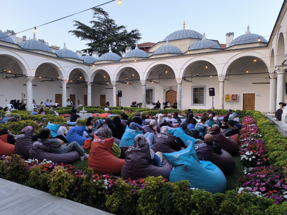 Medrese Davutpaşa'da Avluda Meşk Akşamlarımız Devam Ediyor