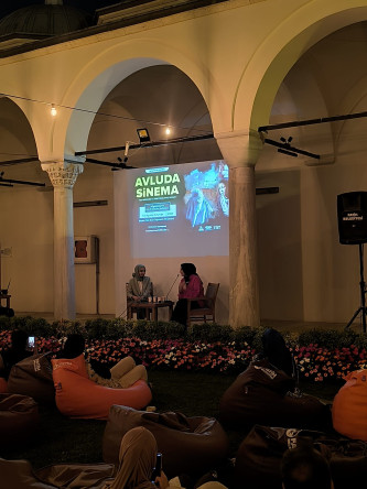 Medrese Davutpaşa'da Avluda Sinema Devam Ediyor