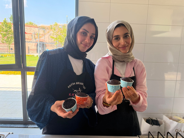Silivrikapı'da Tatlı Buluşma: KARINCA El Emeği Eğitim Birimi'nden Cupcake Eğitimi