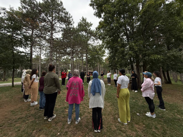 Kadın ve Aile Birimimizden Kemerburgaz Kent Ormanı'nda Psikolog Eşliğinde “Sezgisel Yürüyüş” Etkinliği