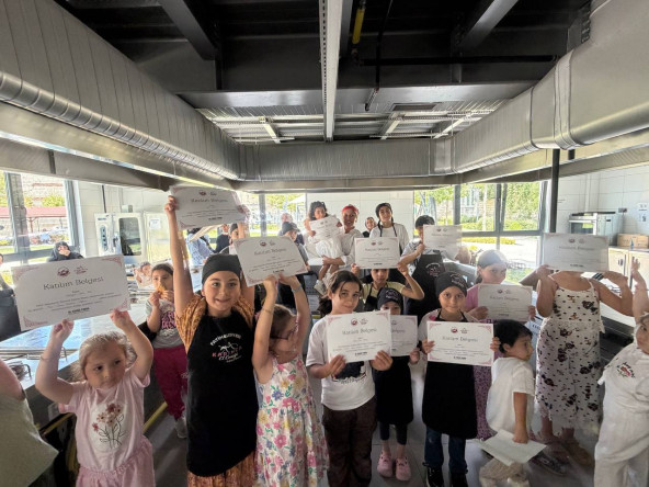 Anne ve Çocuklarımız KARINCA El Emeği'nde Dereotlu Poğaça Atölyesinde Keyif Dolu Vakit Geçirdi