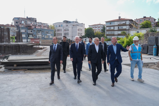 Vali Gül ve Başkan Turan Fatih'te Tarihî Mirası ve Kamu Yatırımlarını Yerinde İnceledi, Devam Eden Çalışmalar Sahada Değerlendirildi