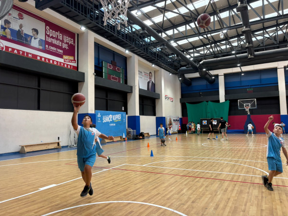Fatih Belediyesi'nden Geleceğin Basketbol Yıldızlarına Destek
