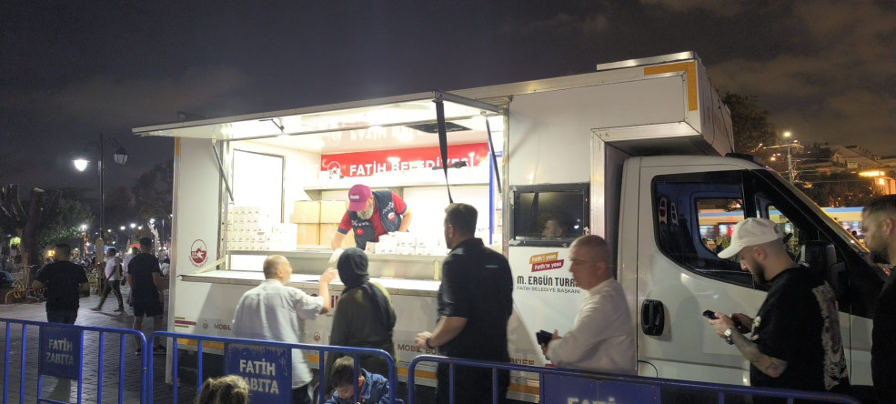 Fatih'te Mevlid Kandili'nde Camilerimizde Vatandaşlarımıza Kandil Simidi İkramı