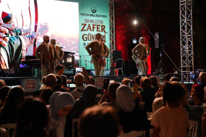 Bir Milletin Zafer Günleri, Her Akşam Binlerce Ziyaretçiyi Topkapı Kaleiçi Meydanı'nda Buluşturuyor
