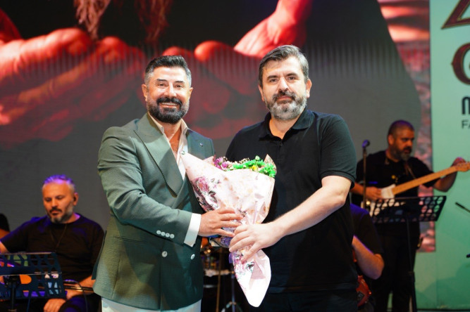 Bir Milletin Zafer Günleri, Topkapı Kaleiçi Meydanı'nda Binlerce Ziyaretçiyle Devam Ediyor; Tarih, Zafer ve Gelenek Yeniden Canlanıyor