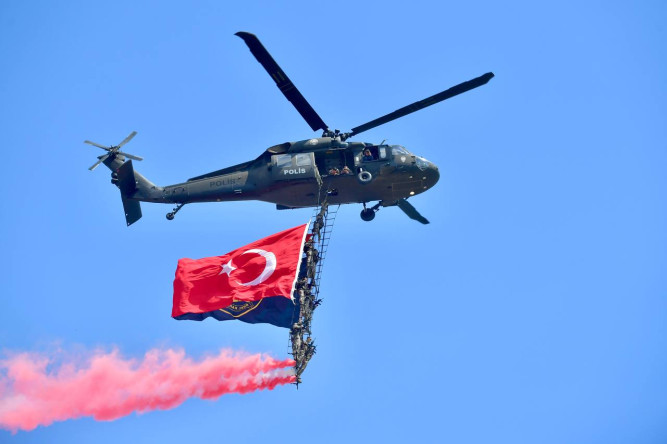 Vali Gül ve Başkan Turan'ın Katılımıyla Vatan Caddesi'nde Büyük Zafer'in 104. Yılında Geleneksel 30 Ağustos Geçit Töreni Gerçekleştirildi