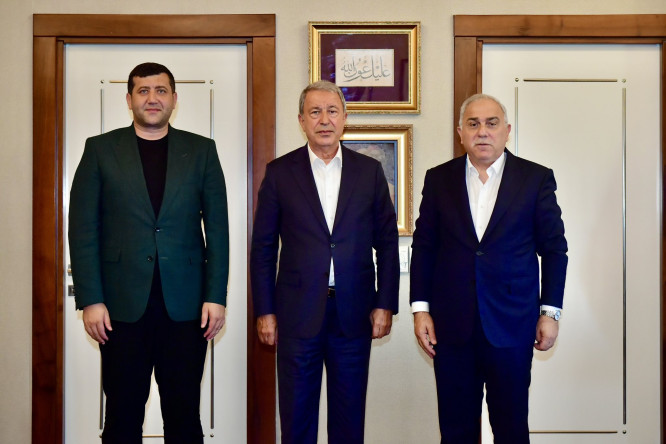 Başkan Turan, TBMM Millî Savunma Komisyonu Başkanı Akar ve Kayseri Milletvekili Ersoy Fatih Merkez Kütüphanesi'nde Gençlerimizle Buluştu