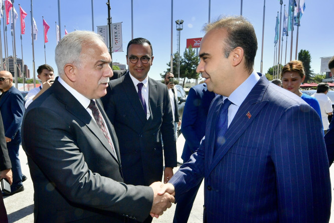 Bakan Kacır ve Başkan Turan, GITEX AI Türkiye 2026'da Fatih Belediyesi'nin Yeni Nesil Belediyecilik Uygulamalarını Yerinde İnceledi