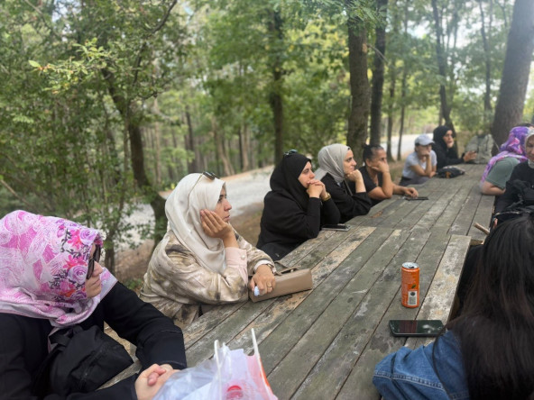 Kadın ve Aile Birimimizden Kemerburgaz Kent Ormanı'nda Psikolog Eşliğinde “Sezgisel Yürüyüş” Etkinliği