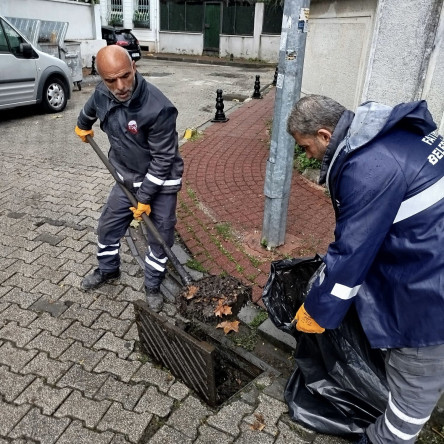 Yoğun Yağışa Karşı Mazgal Temizliği Sahada Devam Ediyor