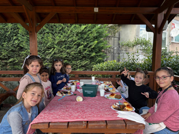 Ayvansaray Bahçe'de Piknik Keyfi Devam Ediyor