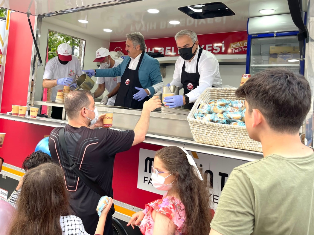 Başkan Turan, Fatihlilerle Bayramlaştı