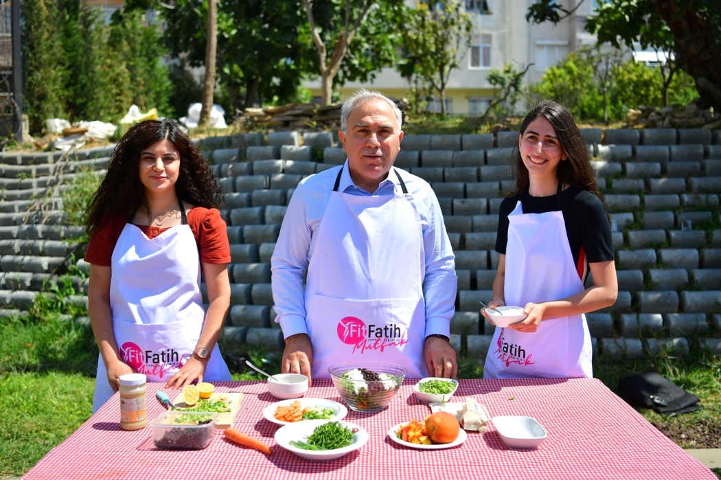 Başkan Turan'dan Fit Salata Denemesi