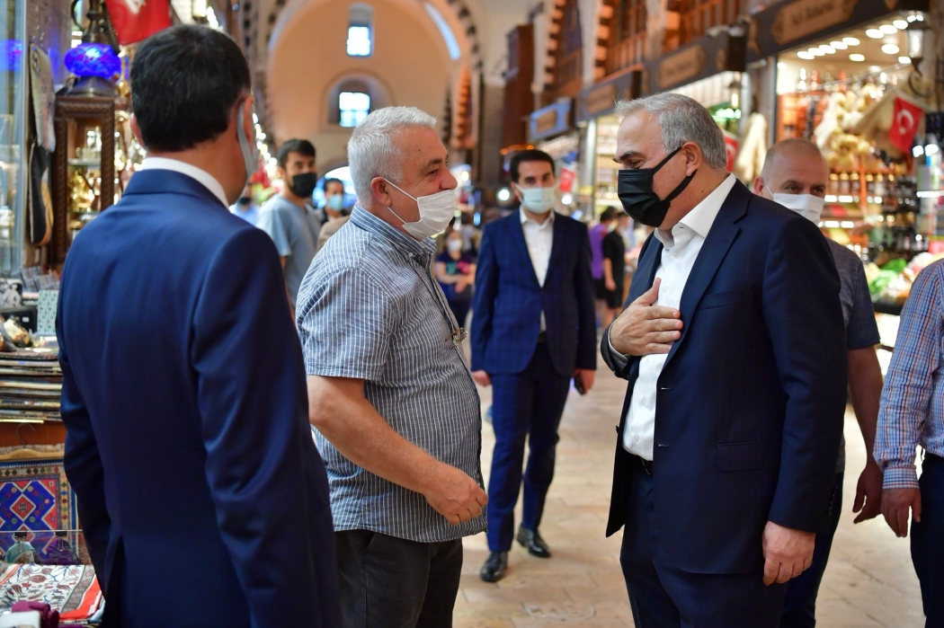 Başkan Turan İstanbul'un En Eski Çarşısı'nda