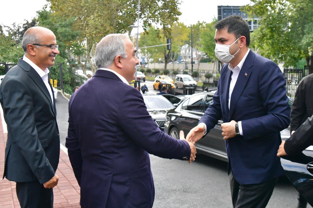 Bakan Kurum Fatih Belediyesi'ni Ziyaret Etti