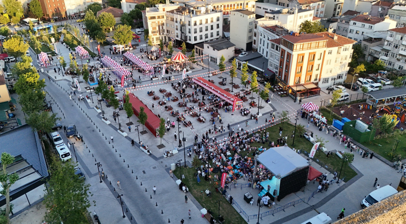 Yazın En Renkli, En Neşeli ve En Eğlenceli Adresi Mutlu Çocuk Şenliği, Topkapı Kaleiçi Meydanı nda Başladı