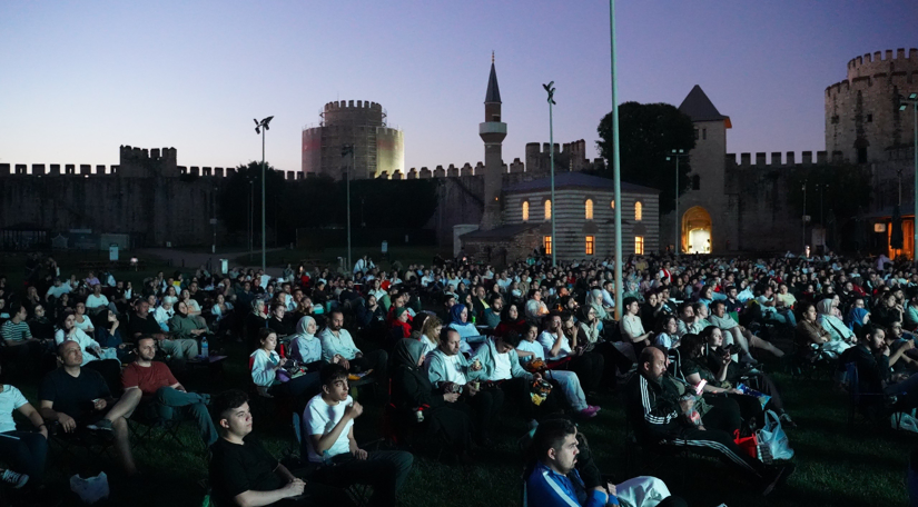 Yedikule Hisarı nda Açık Hava Sinema Günlerinin Konuğu “Yıldızlararası” Oldu