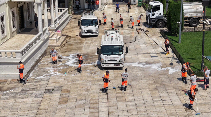 Fatih Camii'nde Titizlikle Yürütülen Temizlik Çalışmaları Tamamlandı