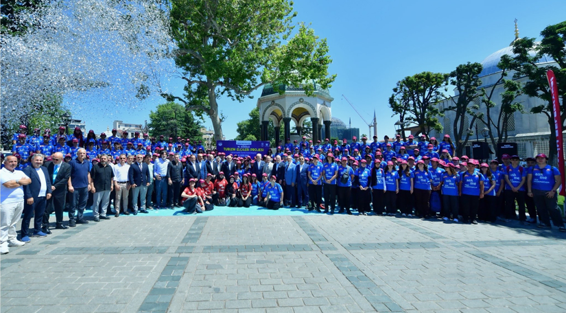Başkan Turan ın Ev Sahipliğinde Sultanahmet Meydanı nda Gönüllü Turizm Elçileri Programı nın 16 ncı Dönemi Tanıtım Programıyla Başladı