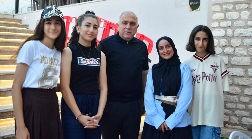 Başkan Turan, Haseki Kahvehanemizde Hemşehrileriyle Buluştu