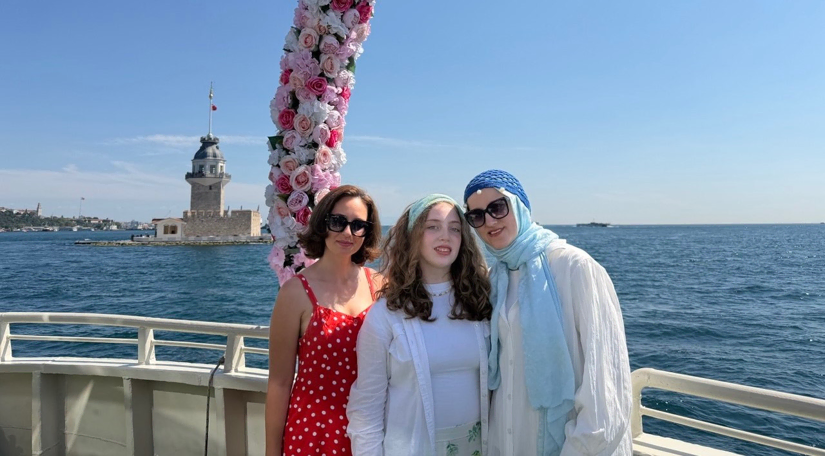 Kadın ve Aile Birimimizin Düzenlediği Boğaz Turlarıyla Boğaz da Yazın Keyfi Yaşandı Kadın ve Aile Birimimizin Düzenlediği Boğaz Turlarıyla Boğaz da Yazın Keyfi Yaşandı